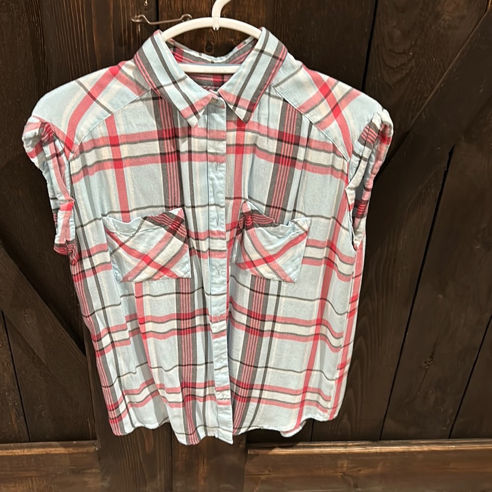Express sleeveless shirt
